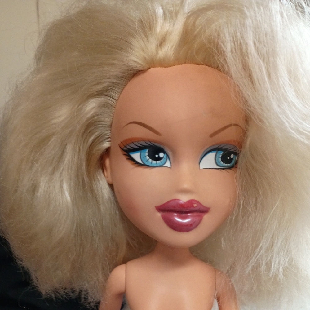 24" vintage Bratz  Doll with Blonde Hair and western Outfit - Picture 10 of 10